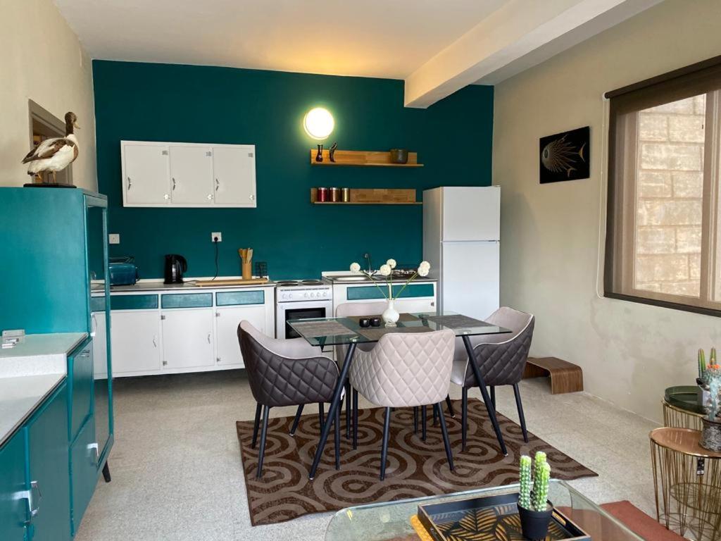 A Sea View Maisonette Right On The Waters Edge. St. Paul's Bay Exterior foto