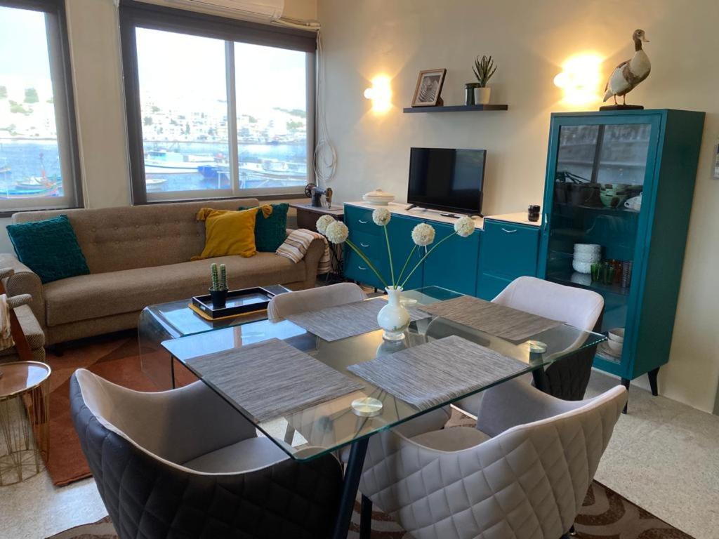 A Sea View Maisonette Right On The Waters Edge. St. Paul's Bay Exterior foto